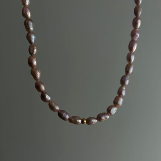 Collier en perles d’eau douce lilas