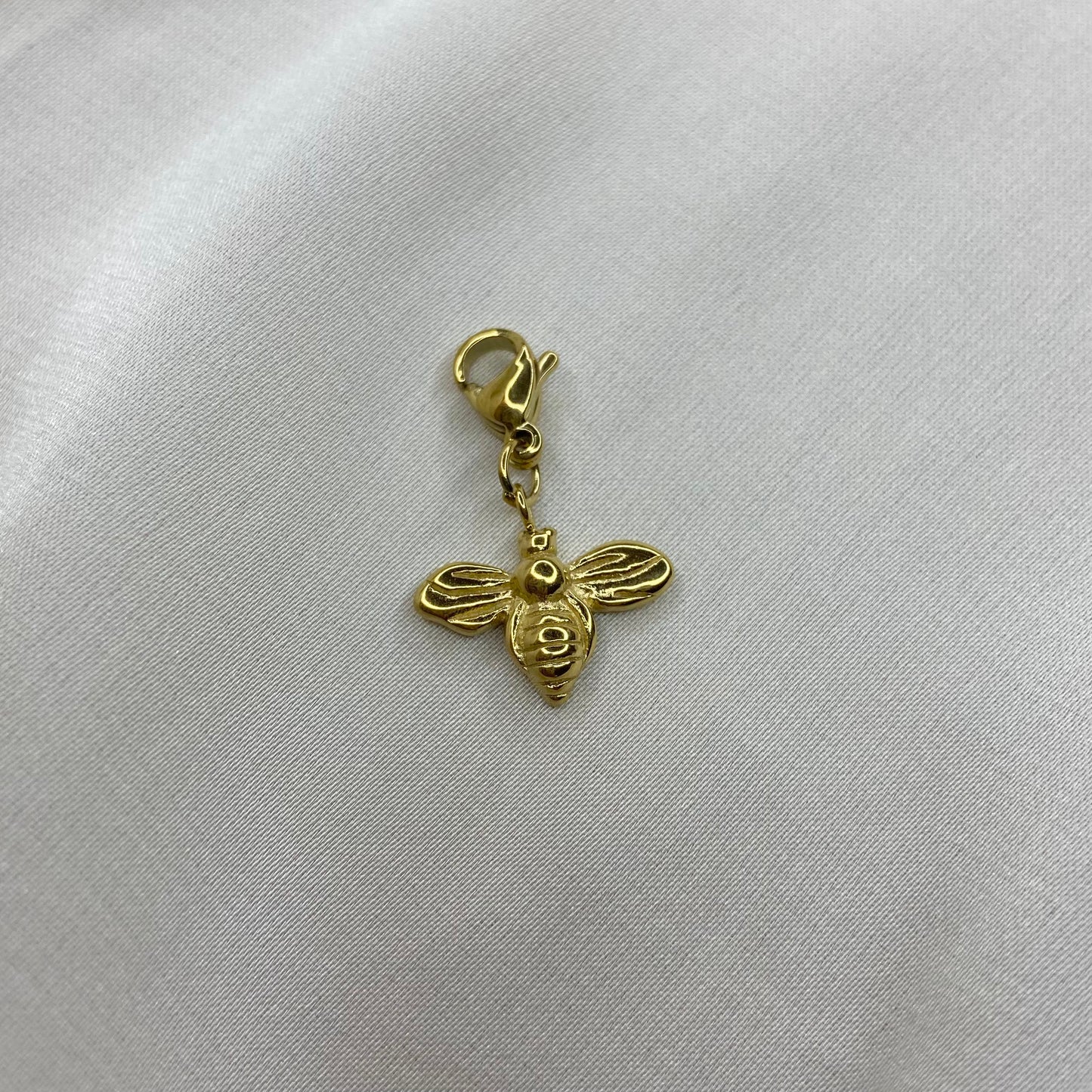 CHARM BEE